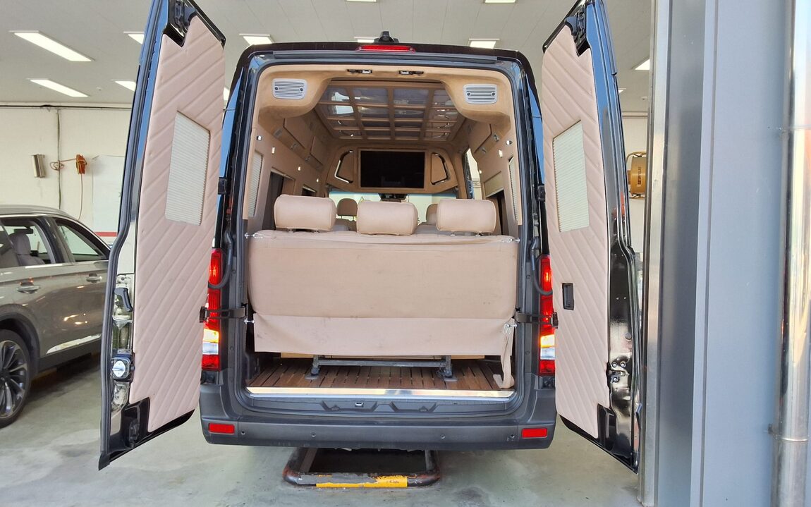 HYUNDAI SOLATI 15-SEATER LUXURY 2018 - zdjęcie 14