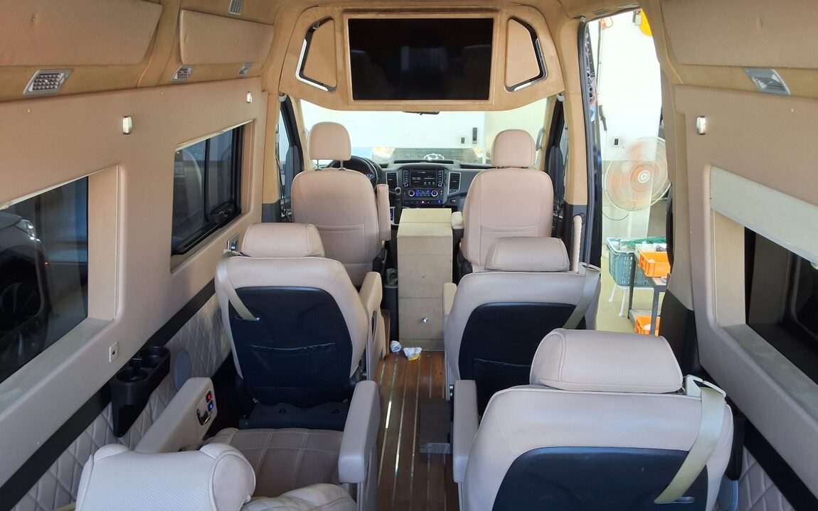 HYUNDAI SOLATI 15-SEATER LUXURY 2018 - zdjęcie 20