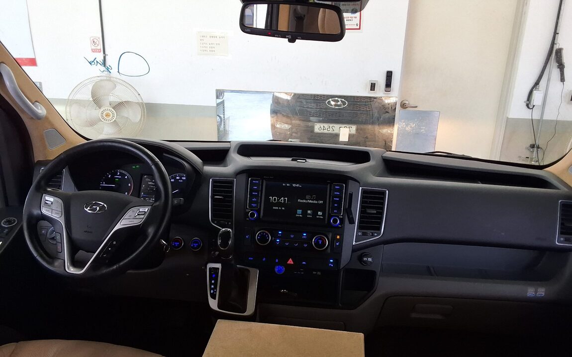 HYUNDAI SOLATI 15-SEATER LUXURY 2018 - zdjęcie 11