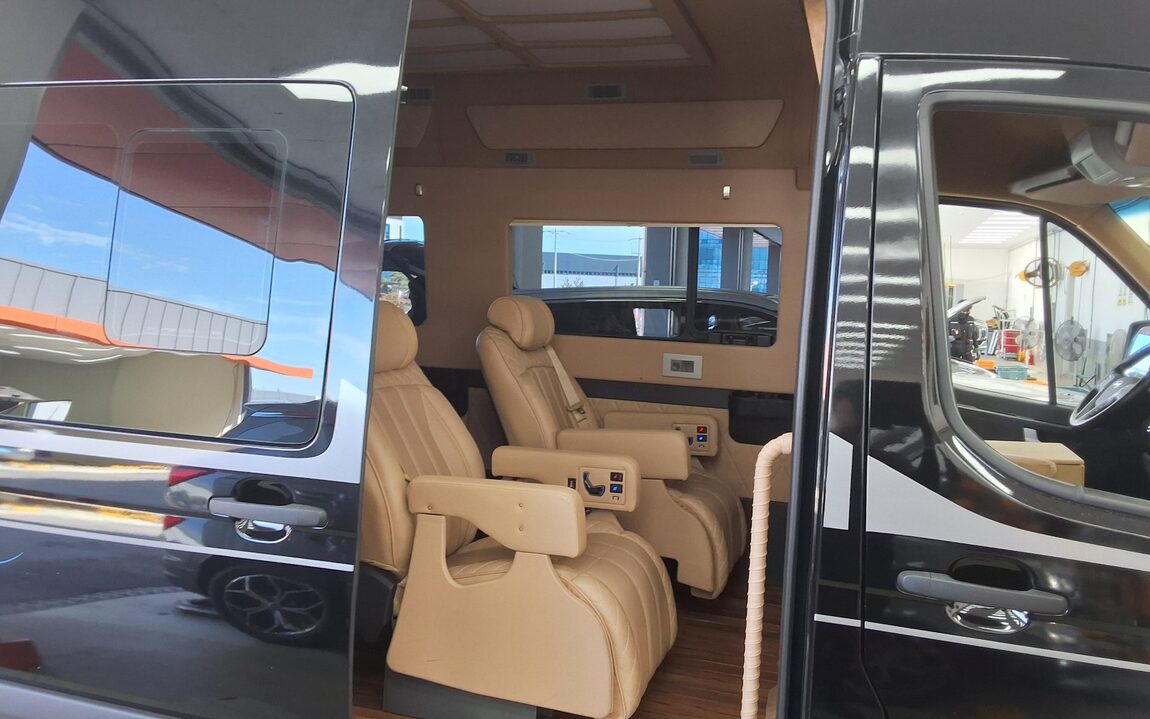 HYUNDAI SOLATI 15-SEATER LUXURY 2018 - zdjęcie 12