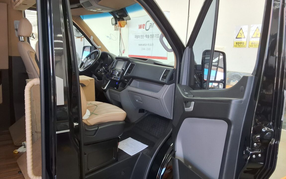 HYUNDAI SOLATI 15-SEATER LUXURY 2018 - zdjęcie 13