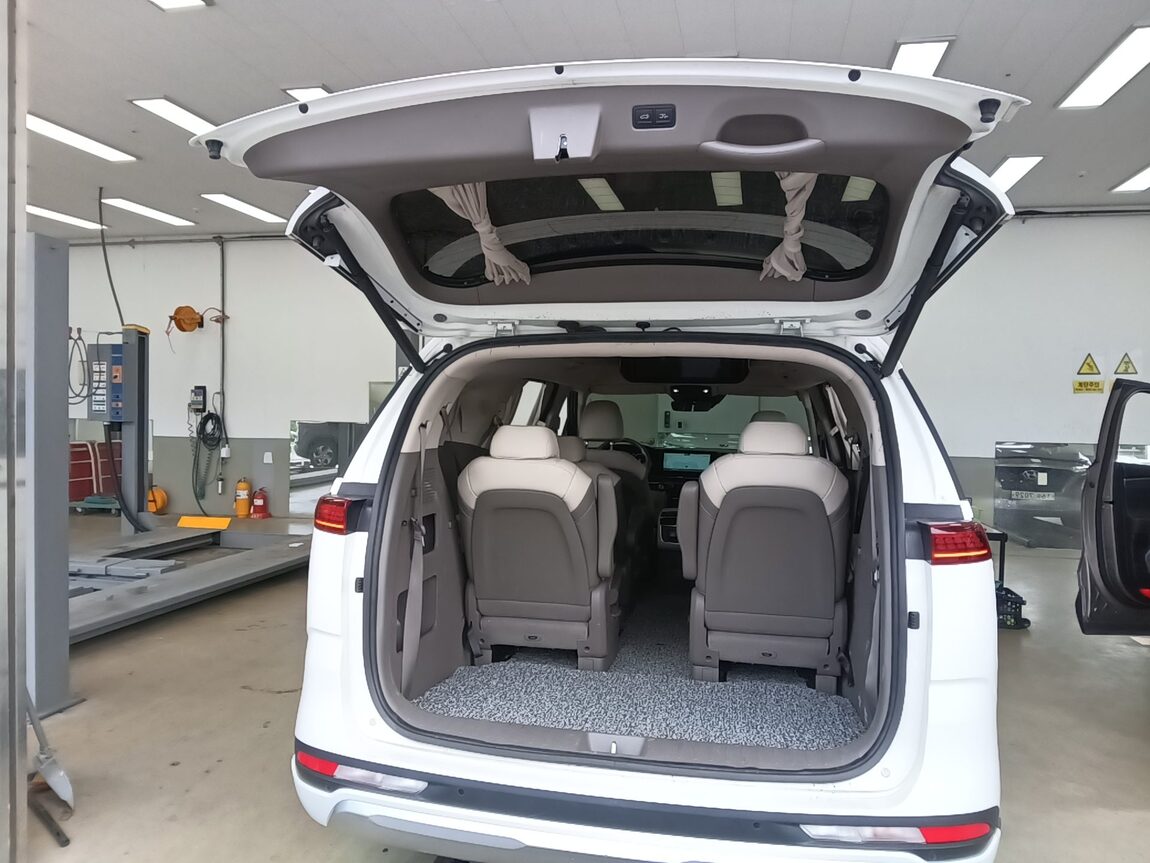 KIA NEW CARNIVAL (KA4) HI-LIMOUSINE 9-SEATER GASOLINE SIGNATURE 2021 - zdjęcie 15