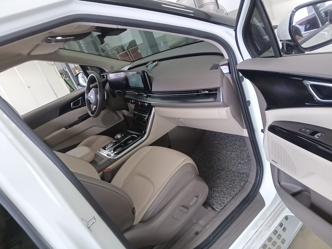 KIA NEW CARNIVAL (KA4) HI-LIMOUSINE 9-SEATER GASOLINE SIGNATURE 2021 - zdjęcie 14