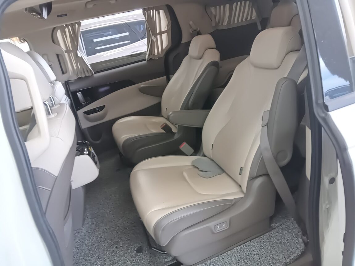 KIA NEW CARNIVAL (KA4) HI-LIMOUSINE 9-SEATER GASOLINE SIGNATURE 2021 - zdjęcie 12