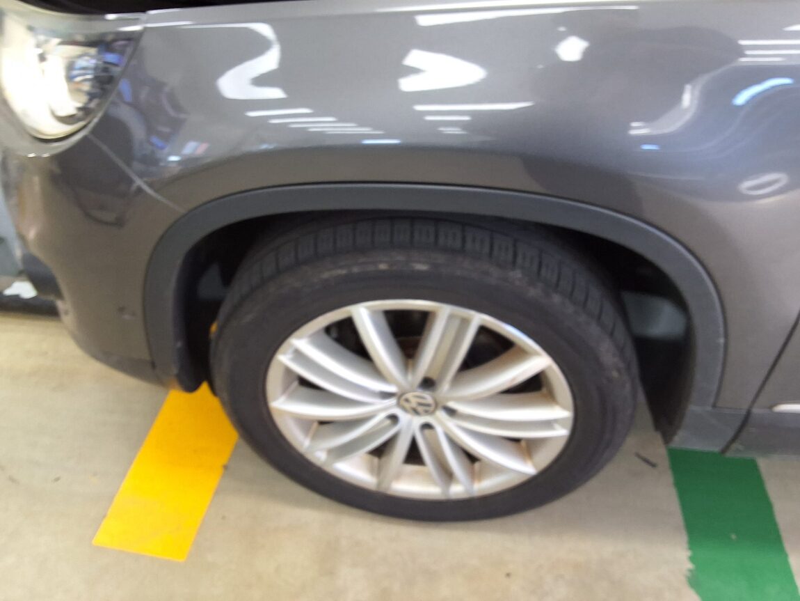 VOLKSWAGEN TIGUAN 2.0 TDI BLUEMOTION PREMIUM 2015 - zdjęcie 19