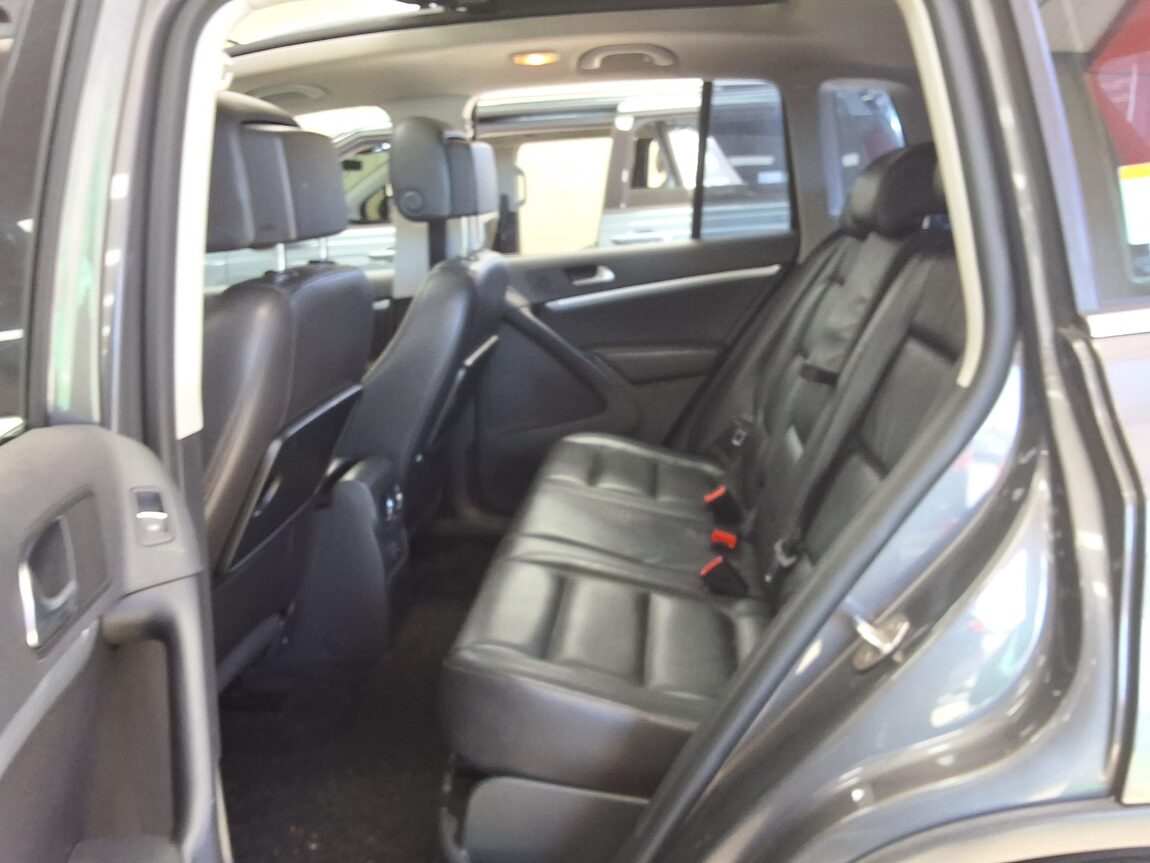 VOLKSWAGEN TIGUAN 2.0 TDI BLUEMOTION PREMIUM 2015 - zdjęcie 13