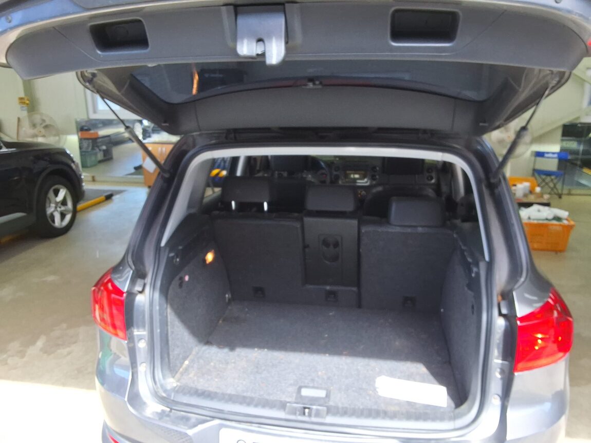 VOLKSWAGEN TIGUAN 2.0 TDI BLUEMOTION PREMIUM 2015 - zdjęcie 16