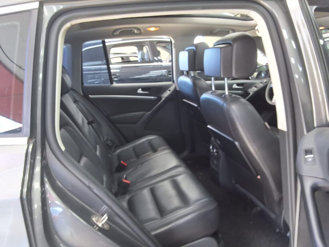 VOLKSWAGEN TIGUAN 2.0 TDI BLUEMOTION PREMIUM 2015 - zdjęcie 14