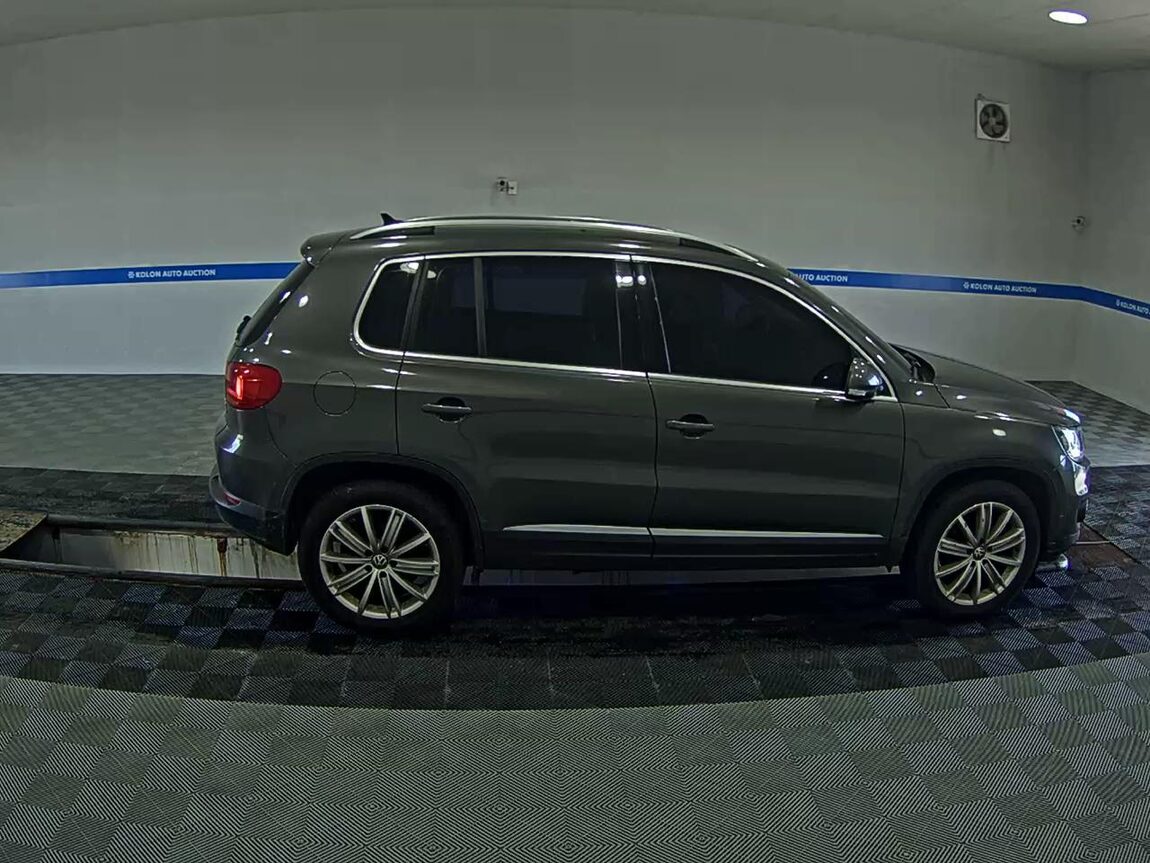 VOLKSWAGEN TIGUAN 2.0 TDI BLUEMOTION PREMIUM 2015 - zdjęcie 4