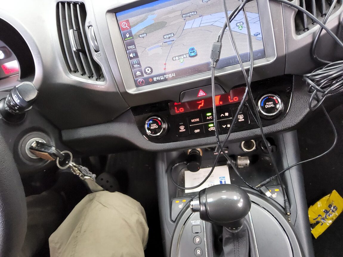KIA SPORTAGE R DIESEL R2.0 2WD TLX PREMIUM MODEL 2019 - zdjęcie 19