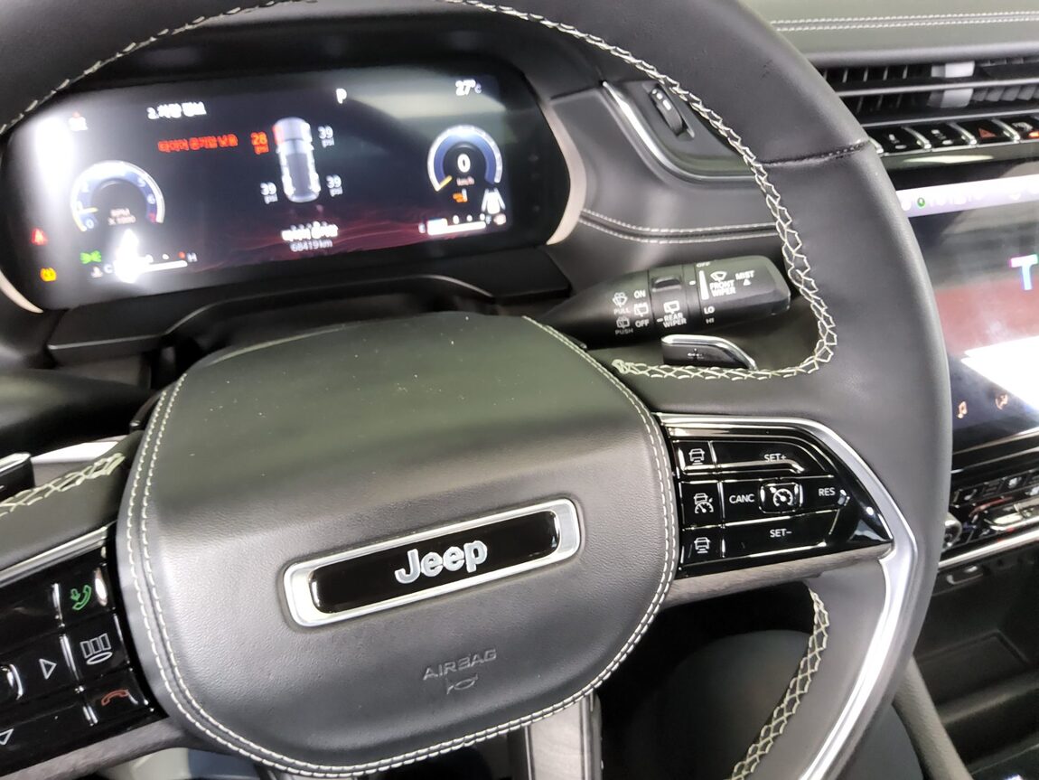 JEEP GRAND CHEROKEE (WL) 3.6 OVERLAND 2023 - zdjęcie 17