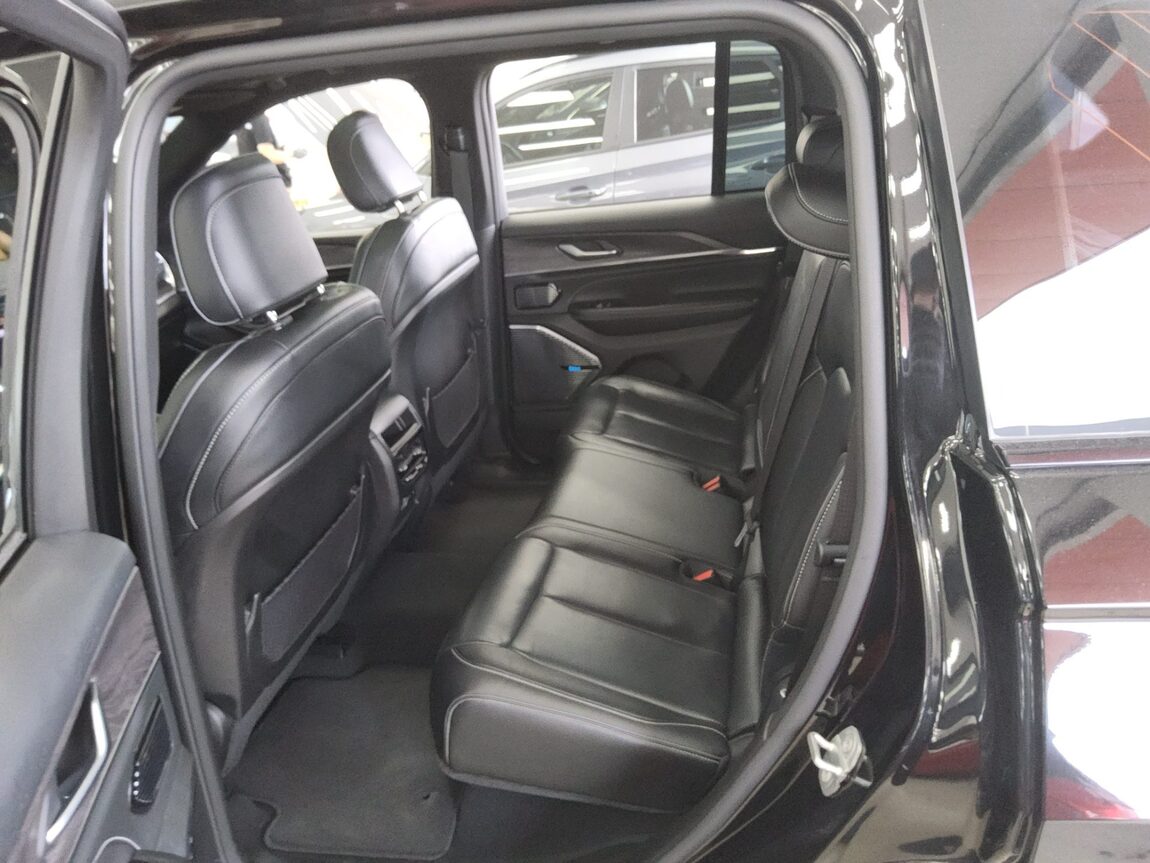 JEEP GRAND CHEROKEE (WL) 3.6 OVERLAND 2023 - zdjęcie 12