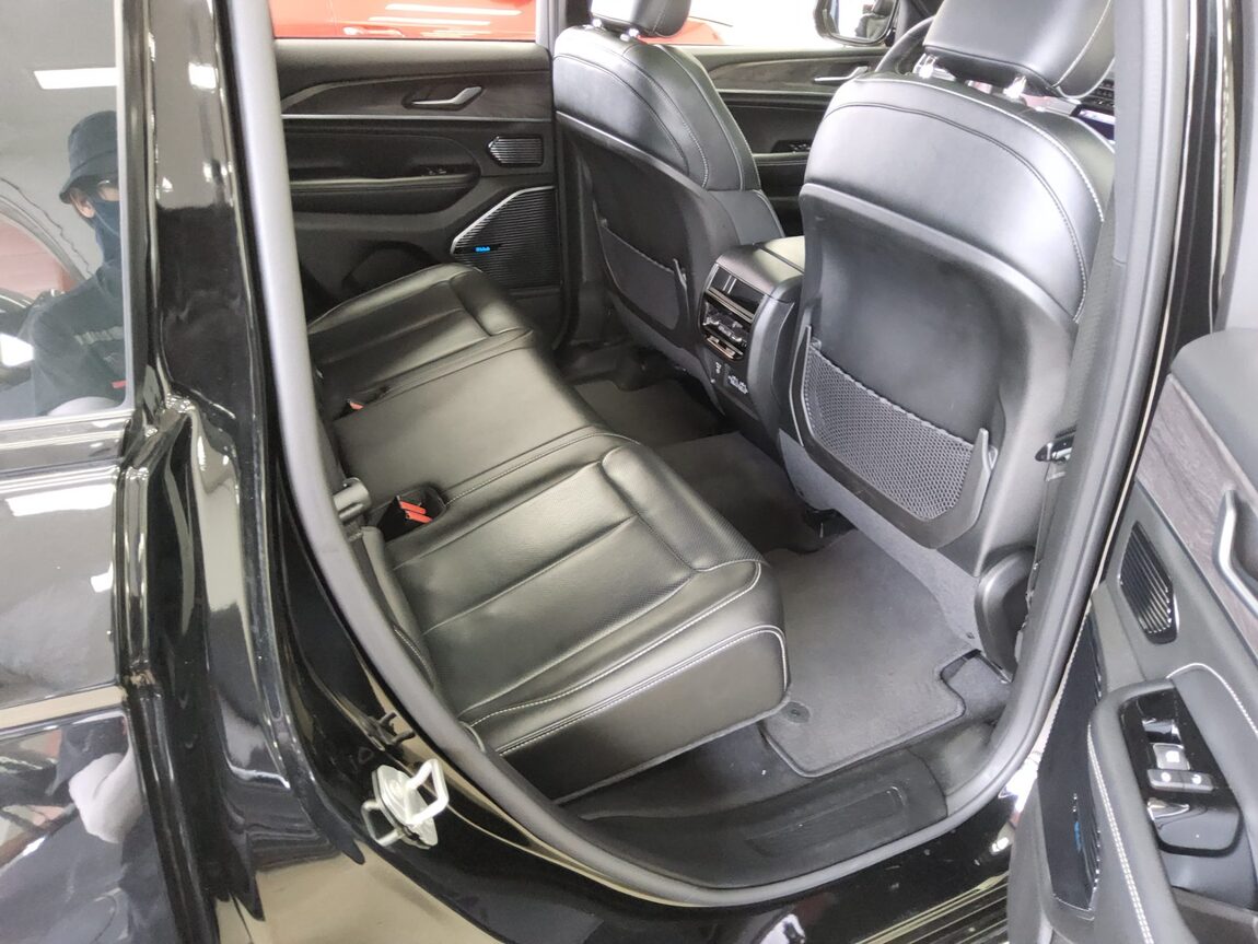 JEEP GRAND CHEROKEE (WL) 3.6 OVERLAND 2023 - zdjęcie 13