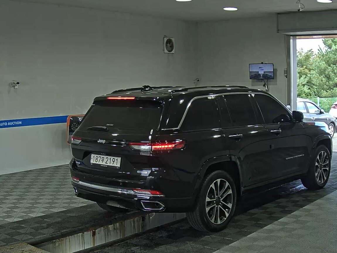 JEEP GRAND CHEROKEE (WL) 3.6 OVERLAND 2023 - zdjęcie 5