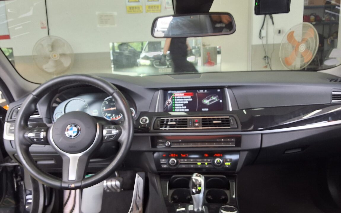 BMW 5 SERIES (6TH GEN) 520d M AERODYNAMIC PRO 2016 - zdjęcie 11
