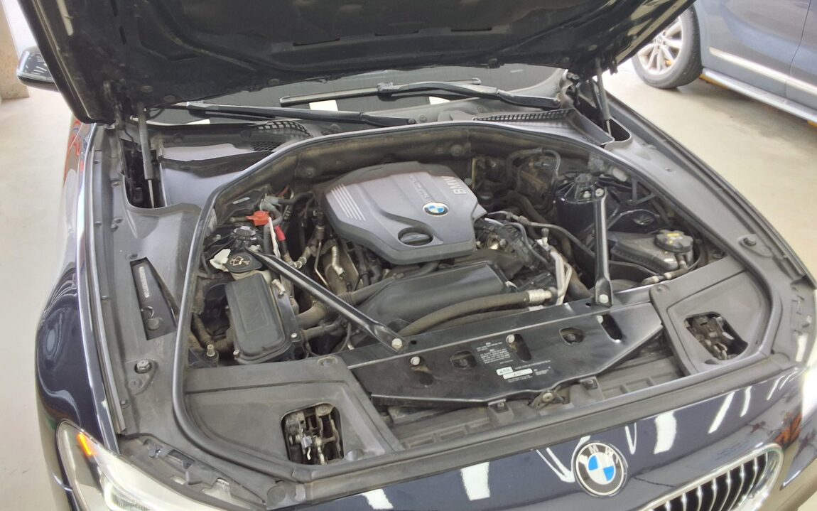 BMW 5 SERIES (6TH GEN) 520d M AERODYNAMIC PRO 2016 - zdjęcie 23