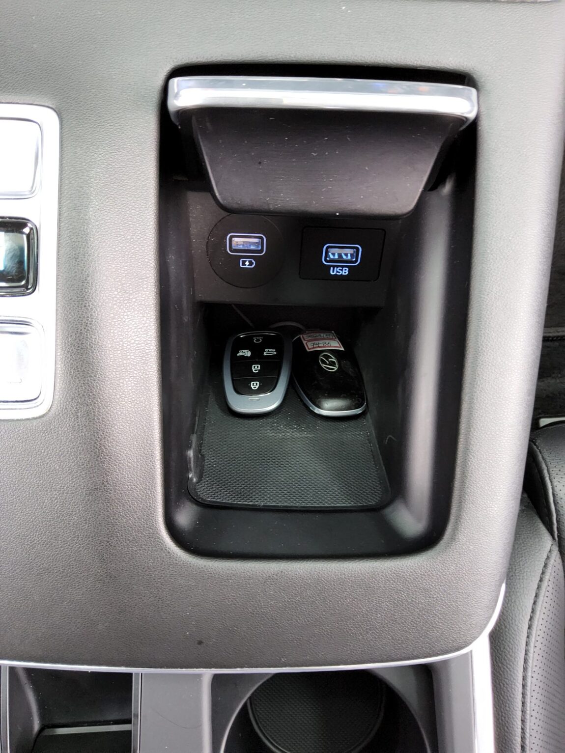 HYUNDAI THE NEW GRANDEUR IG LPi 3.0 RENTAL CAR MODERN 2022 - zdjęcie 19