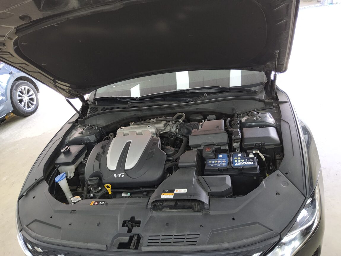 HYUNDAI THE NEW GRANDEUR IG LPi 3.0 RENTAL CAR MODERN 2022 - zdjęcie 20
