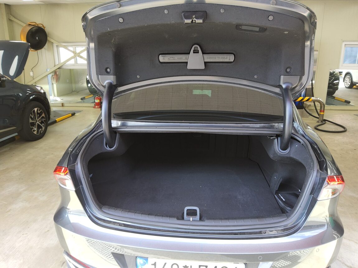 HYUNDAI THE NEW GRANDEUR IG LPi 3.0 RENTAL CAR MODERN 2022 - zdjęcie 15