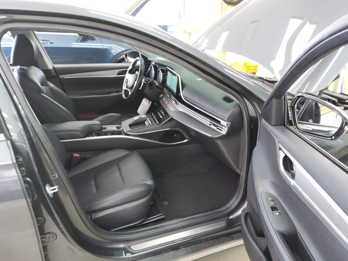 HYUNDAI THE NEW GRANDEUR IG LPi 3.0 RENTAL CAR MODERN 2022 - zdjęcie 14