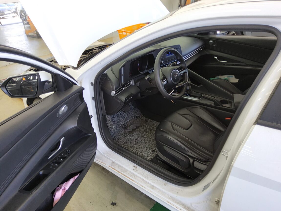 HYUNDAI AVANTE (CN7) 1.6 GASOLINE SMART 2021 - zdjęcie 10