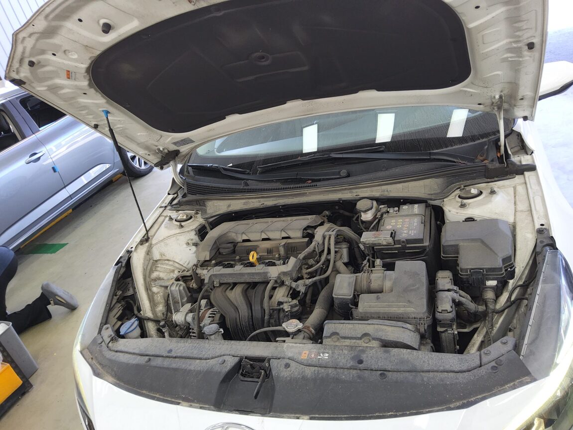HYUNDAI AVANTE (CN7) 1.6 GASOLINE SMART 2021 - zdjęcie 19