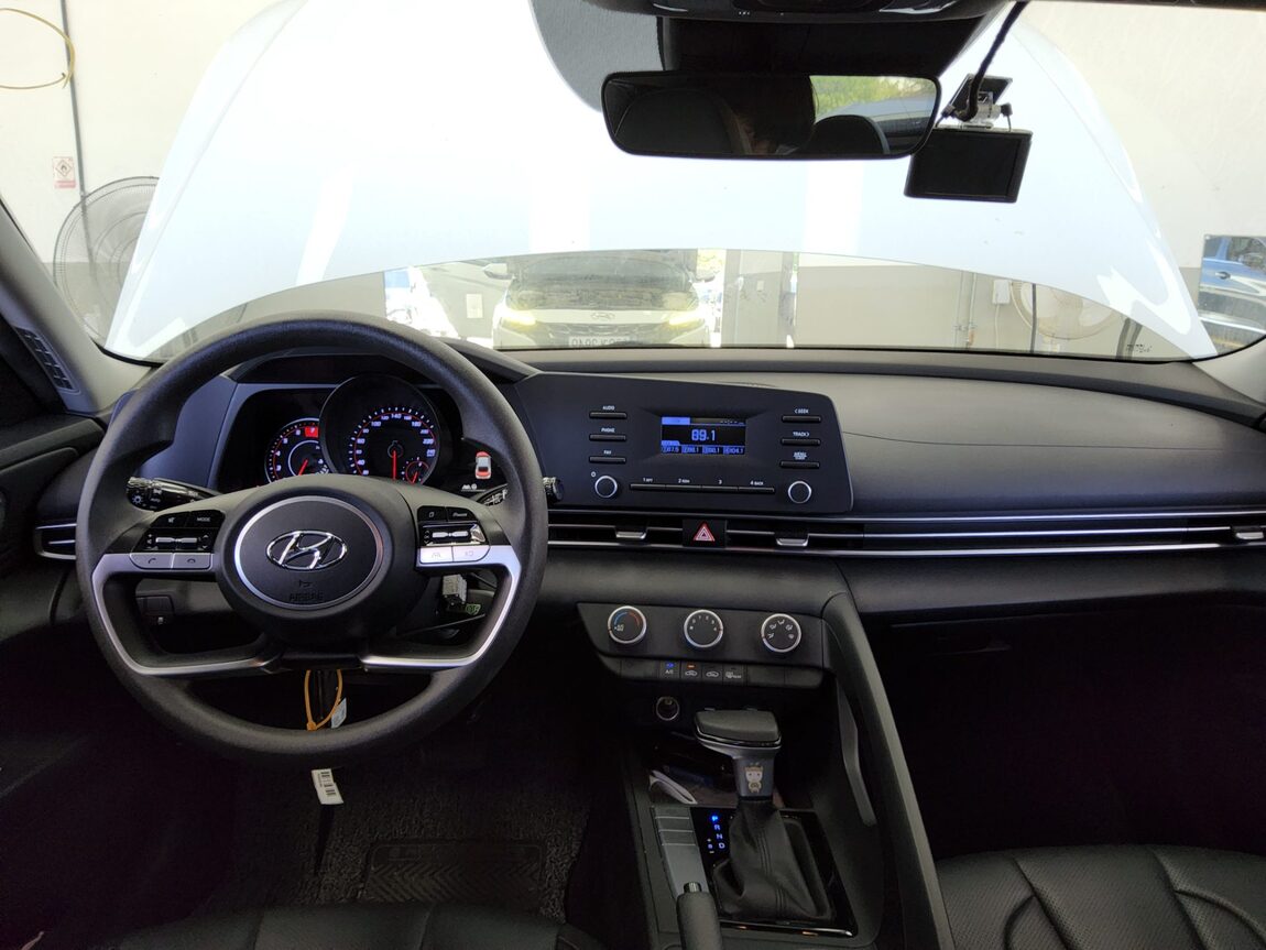HYUNDAI AVANTE (CN7) 1.6 GASOLINE SMART 2021 - zdjęcie 11