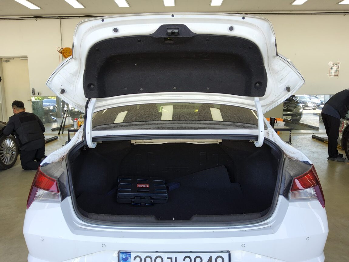 HYUNDAI AVANTE (CN7) 1.6 GASOLINE SMART 2021 - zdjęcie 15