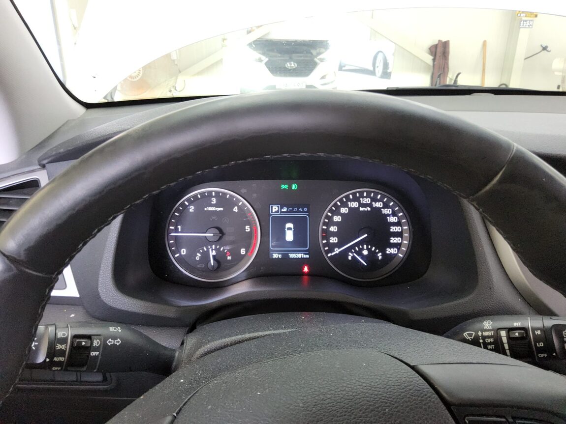 HYUNDAI ALL NEW TUCSON DIESEL 1.7 2WD MODERN FEVER 2017 - zdjęcie 9