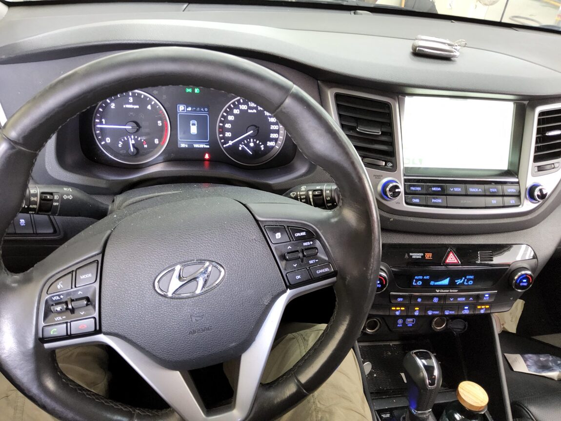 HYUNDAI ALL NEW TUCSON DIESEL 1.7 2WD MODERN FEVER 2017 - zdjęcie 17