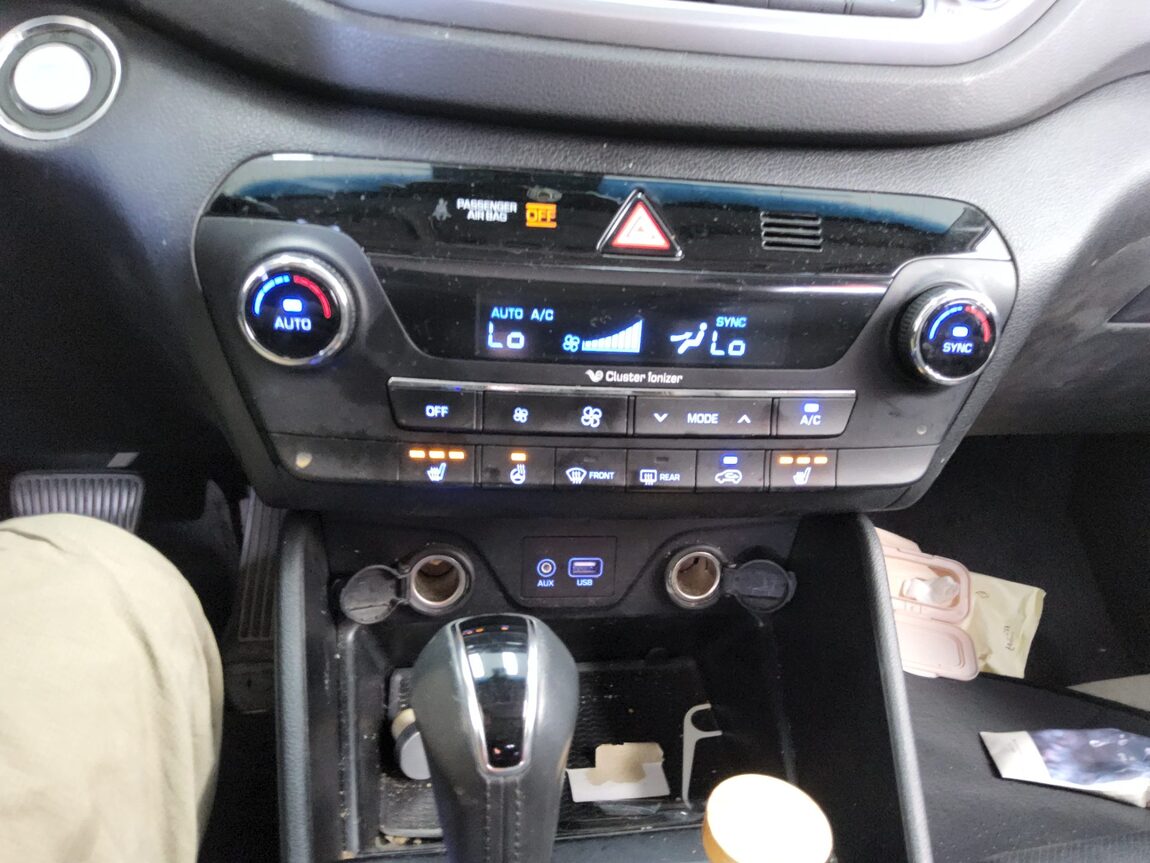 HYUNDAI ALL NEW TUCSON DIESEL 1.7 2WD MODERN FEVER 2017 - zdjęcie 20