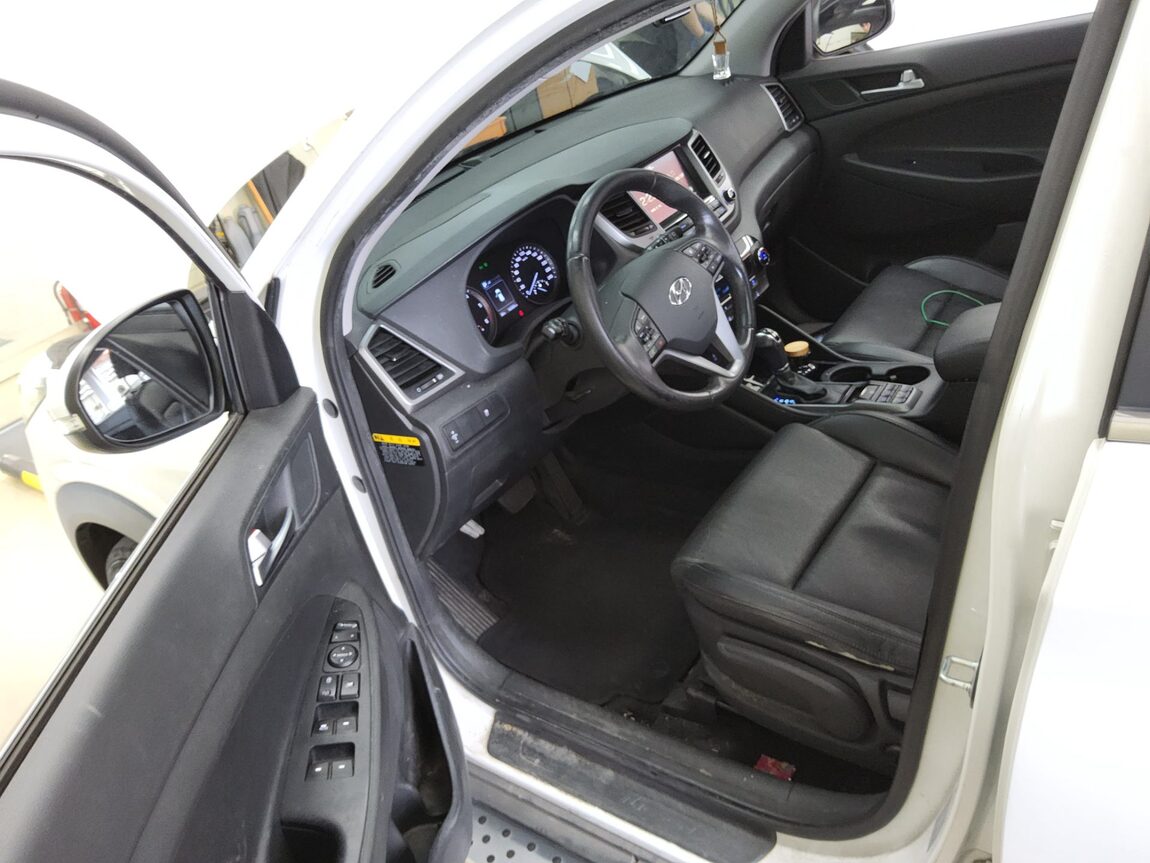 HYUNDAI ALL NEW TUCSON DIESEL 1.7 2WD MODERN FEVER 2017 - zdjęcie 10