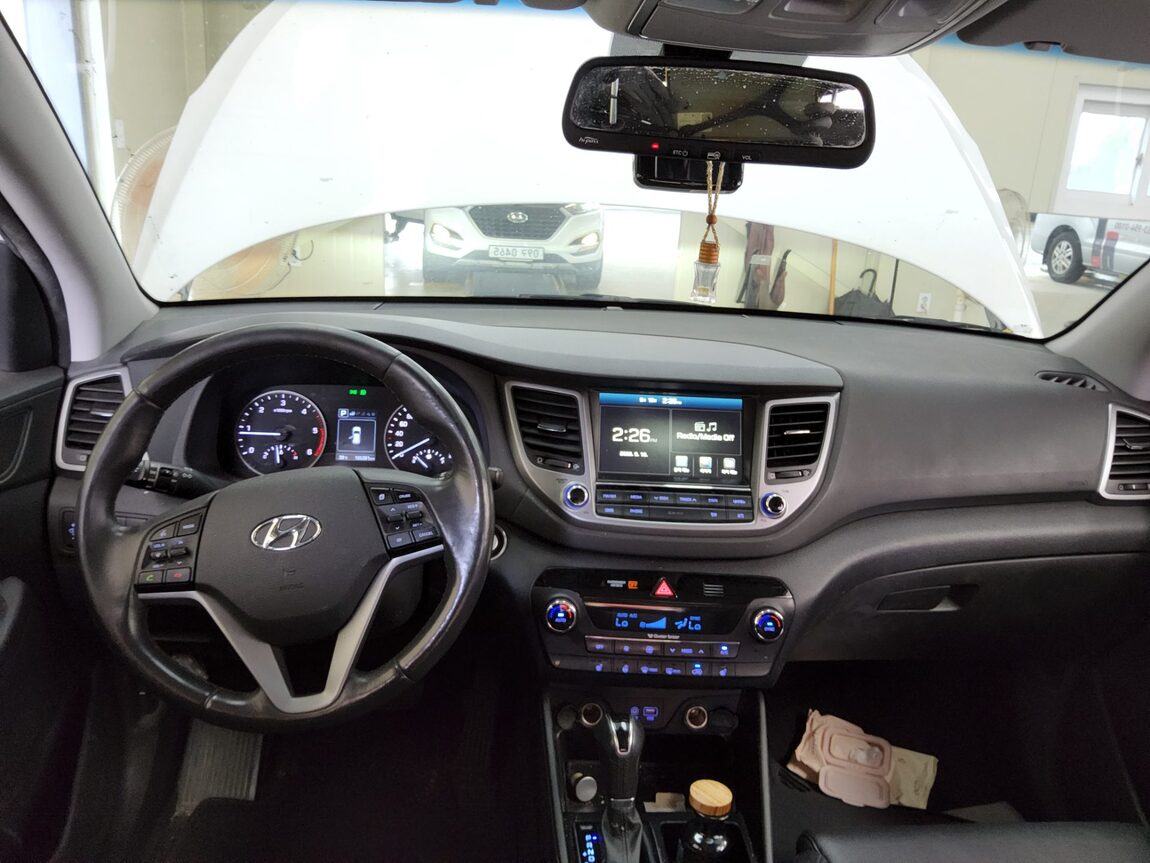 HYUNDAI ALL NEW TUCSON DIESEL 1.7 2WD MODERN FEVER 2017 - zdjęcie 11