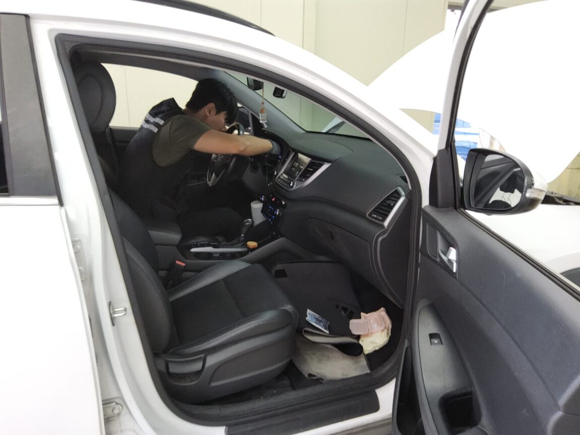 HYUNDAI ALL NEW TUCSON DIESEL 1.7 2WD MODERN FEVER 2017 - zdjęcie 14