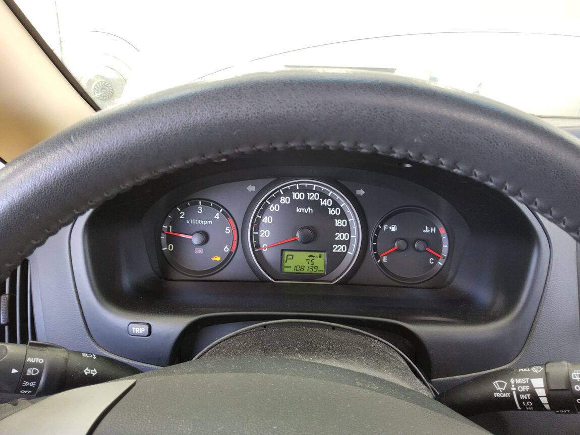 HYUNDAI GRAND STAREX 11-SEATER DIESEL HVX VIP PACK 2012 - zdjęcie 9