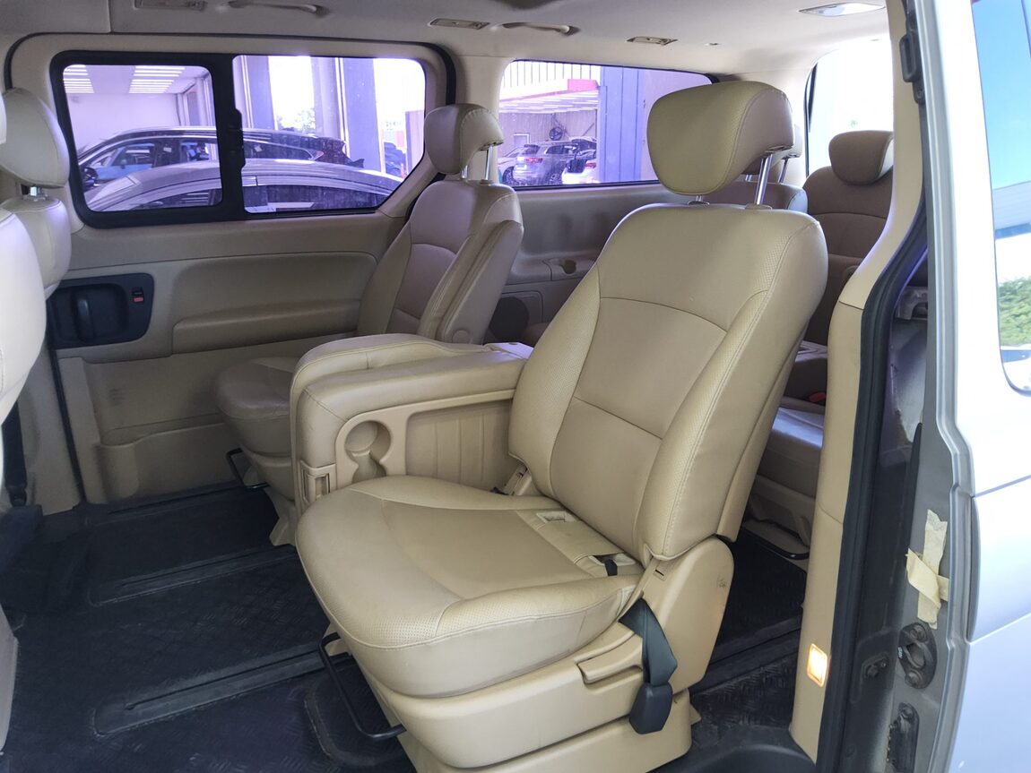 HYUNDAI GRAND STAREX 11-SEATER DIESEL HVX VIP PACK 2012 - zdjęcie 12