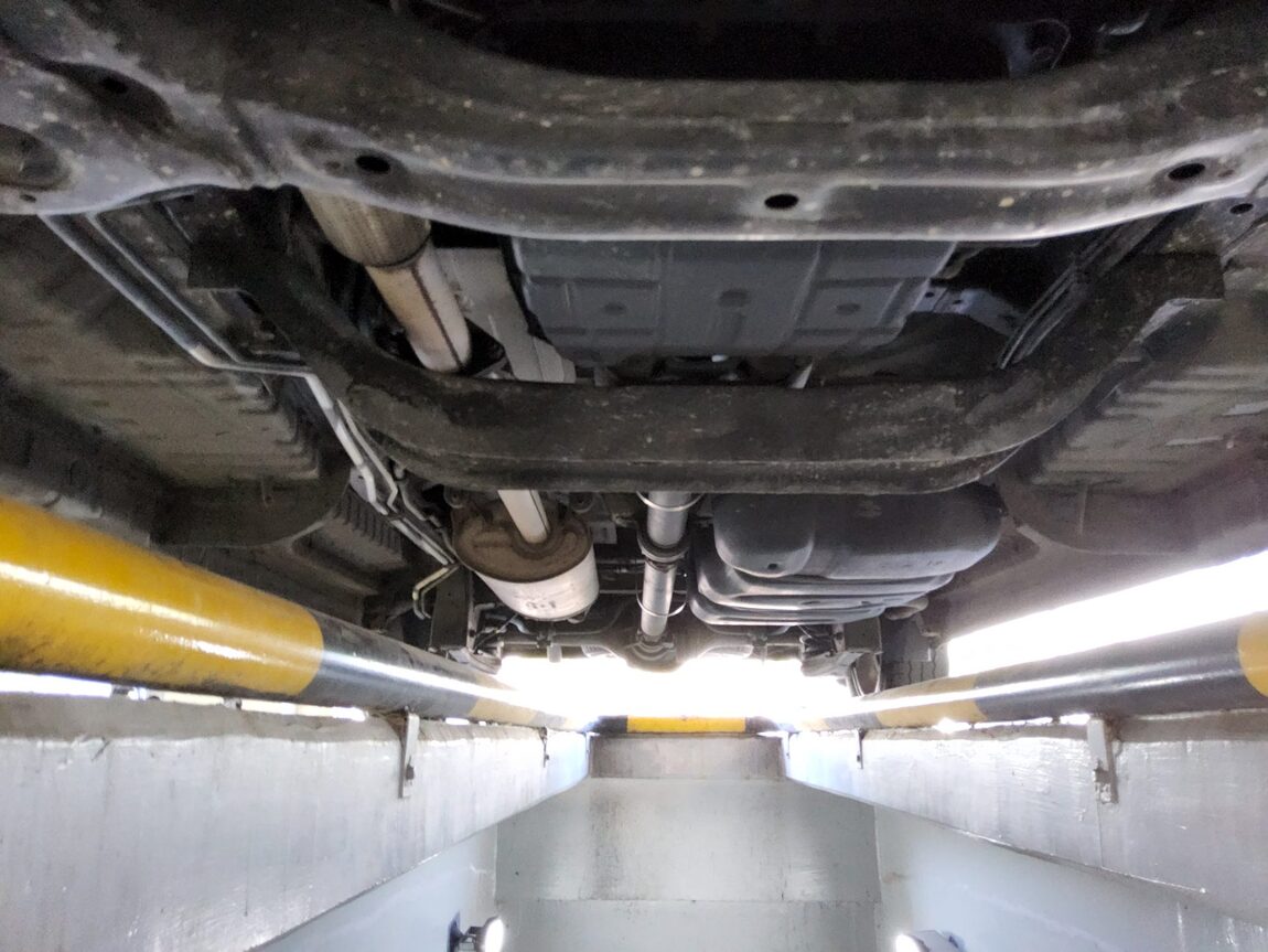 HYUNDAI GRAND STAREX 11-SEATER DIESEL HVX VIP PACK 2012 - zdjęcie 22