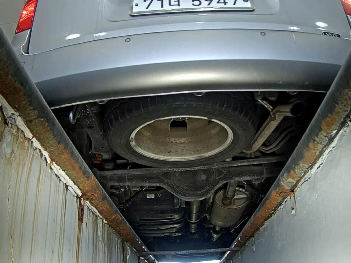 HYUNDAI GRAND STAREX 11-SEATER DIESEL HVX VIP PACK 2012 - zdjęcie 8