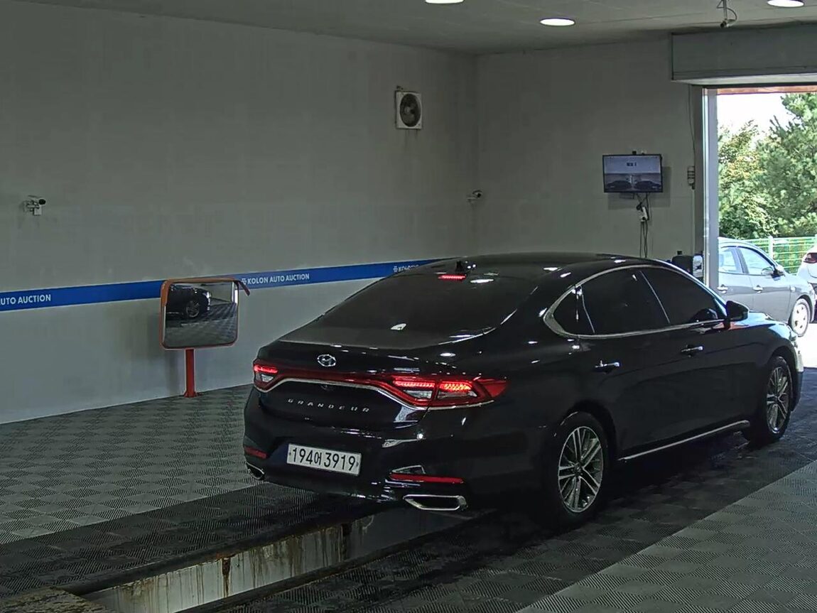 HYUNDAI GRANDEUR IG 3.0 GDi MODERN BASIC RENTAL CAR 2019 - zdjęcie 5