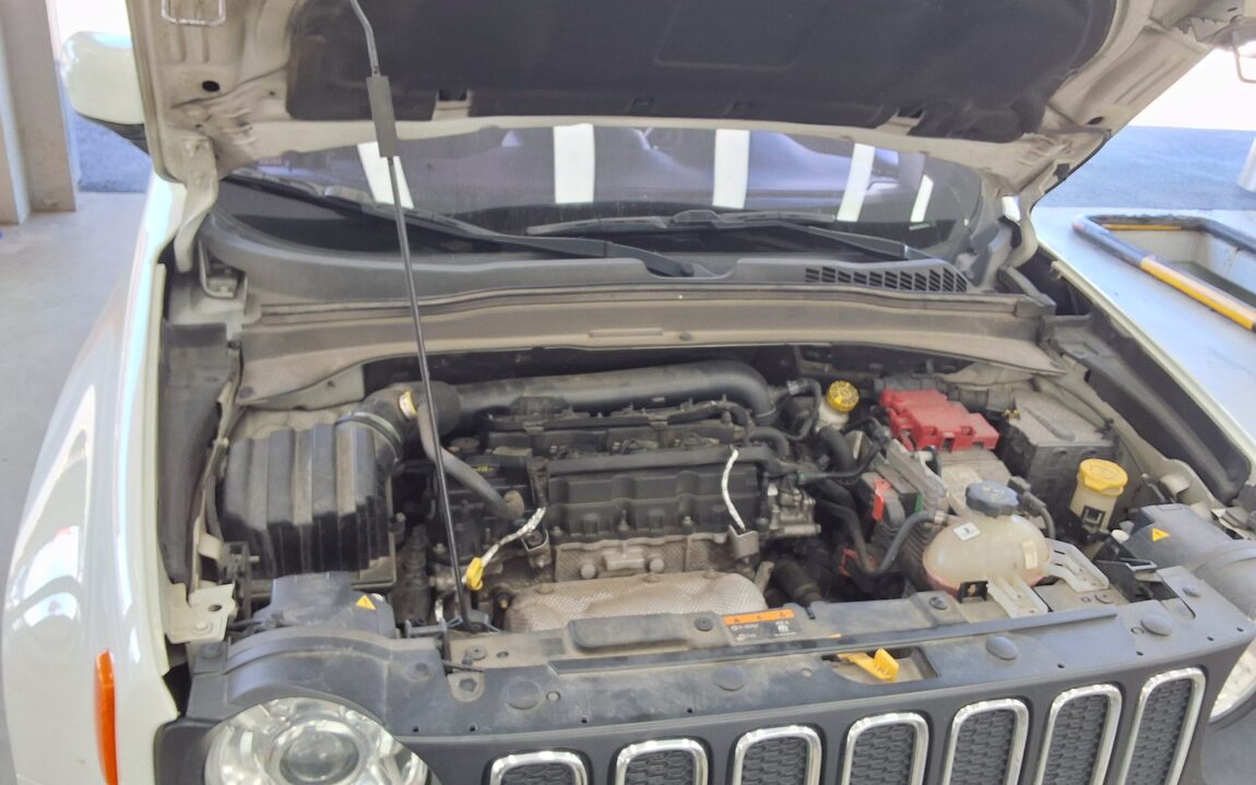 JEEP RENEGADE 2.4 GASOLINE LONGITUDE HIGH 2018 - zdjęcie 21