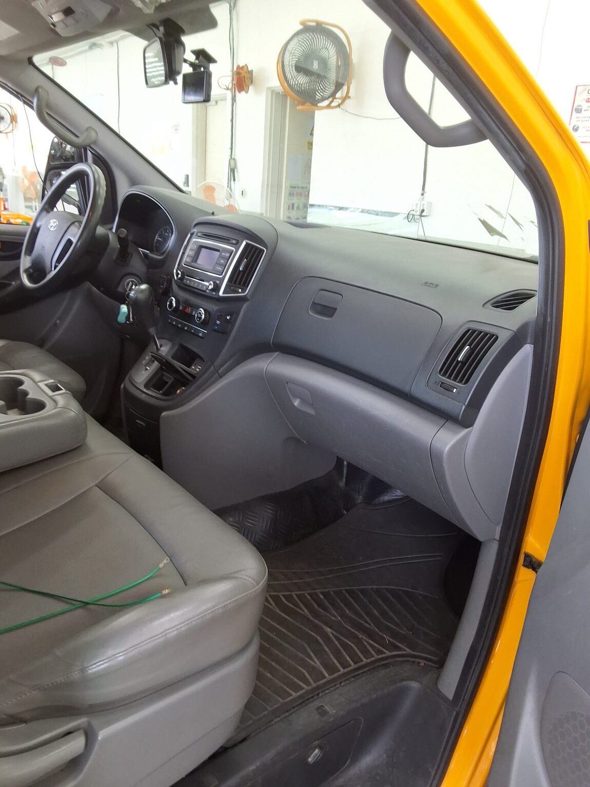 HYUNDAI THE NEW GRAND STAREX CHILDREN'S BUS 15-SEATER DIESEL 2019 - zdjęcie 14