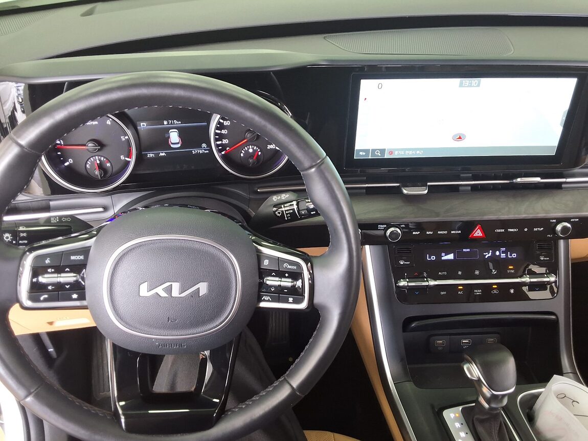 KIA NEW CARNIVAL (KA4) 9-SEATER DIESEL PRESTIGE 2023 - zdjęcie 18