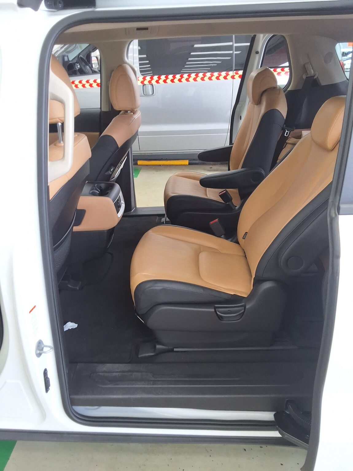 KIA NEW CARNIVAL (KA4) 9-SEATER DIESEL PRESTIGE 2023 - zdjęcie 13