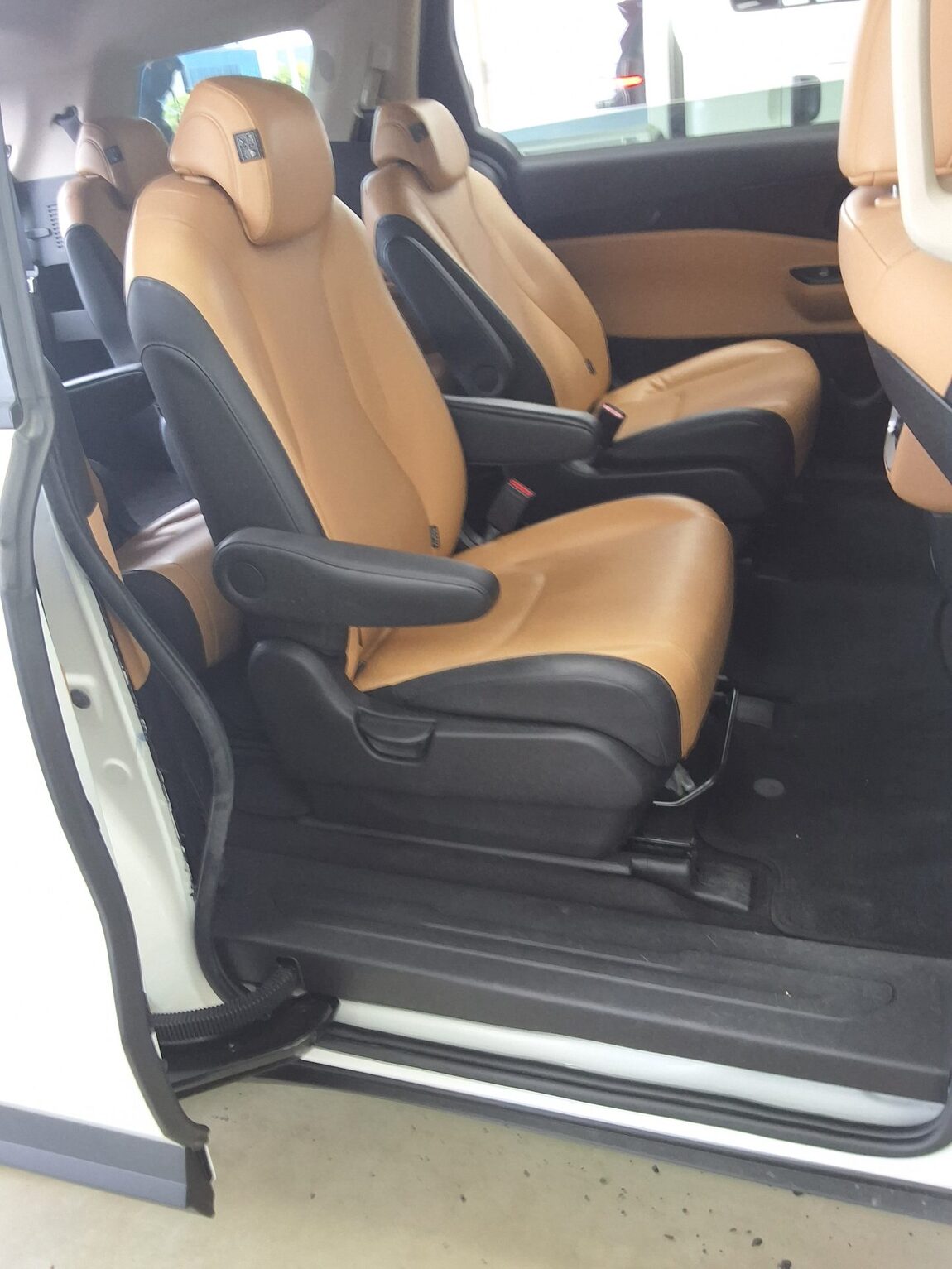 KIA NEW CARNIVAL (KA4) 9-SEATER DIESEL PRESTIGE 2023 - zdjęcie 14