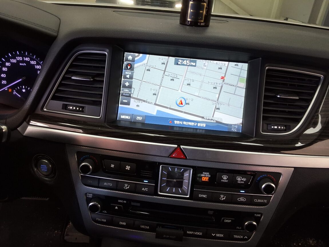 GENESIS G80 3.3 GDi PREMIUM LUXURY 2018 - zdjęcie 24