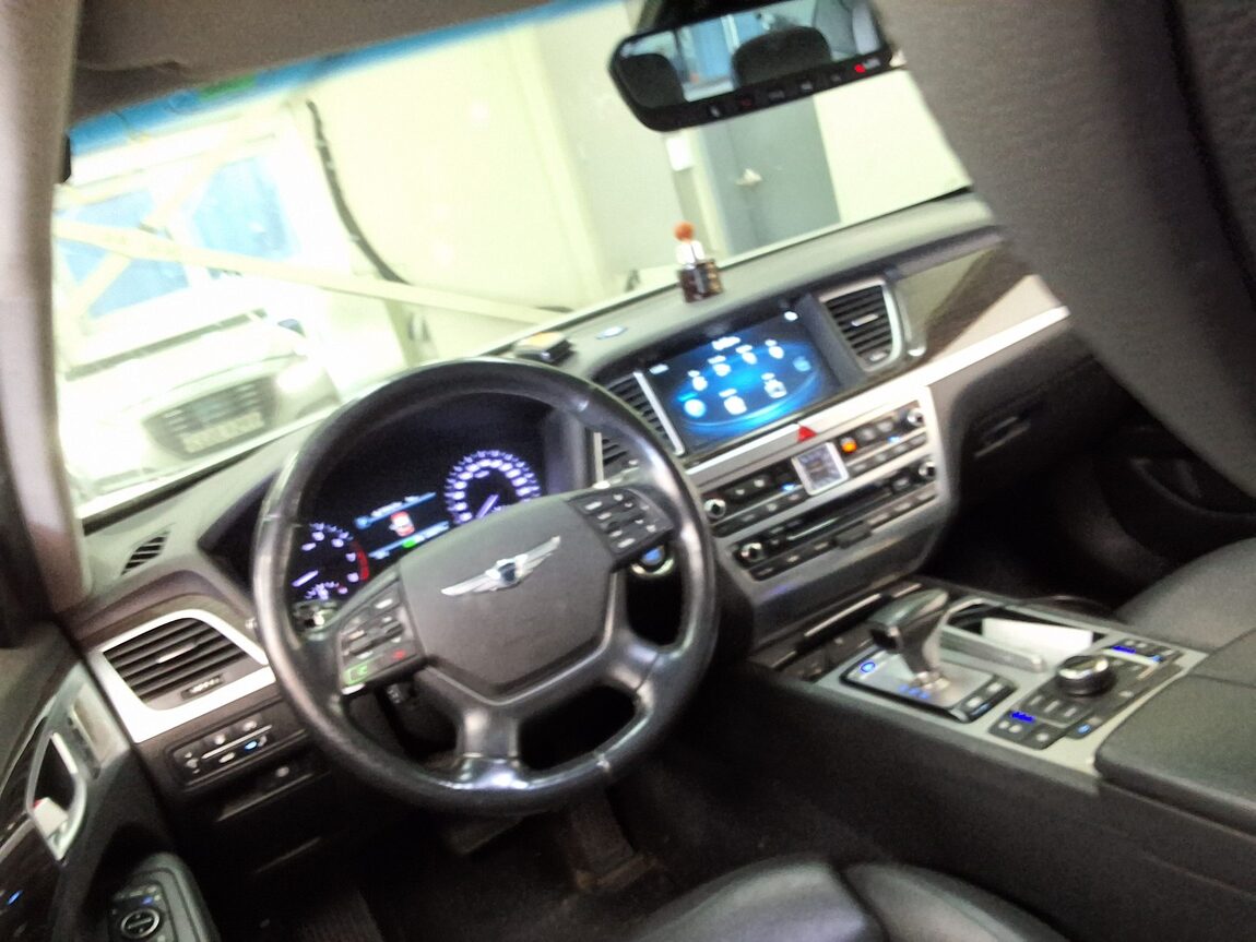 GENESIS G80 3.3 GDi PREMIUM LUXURY 2018 - zdjęcie 12
