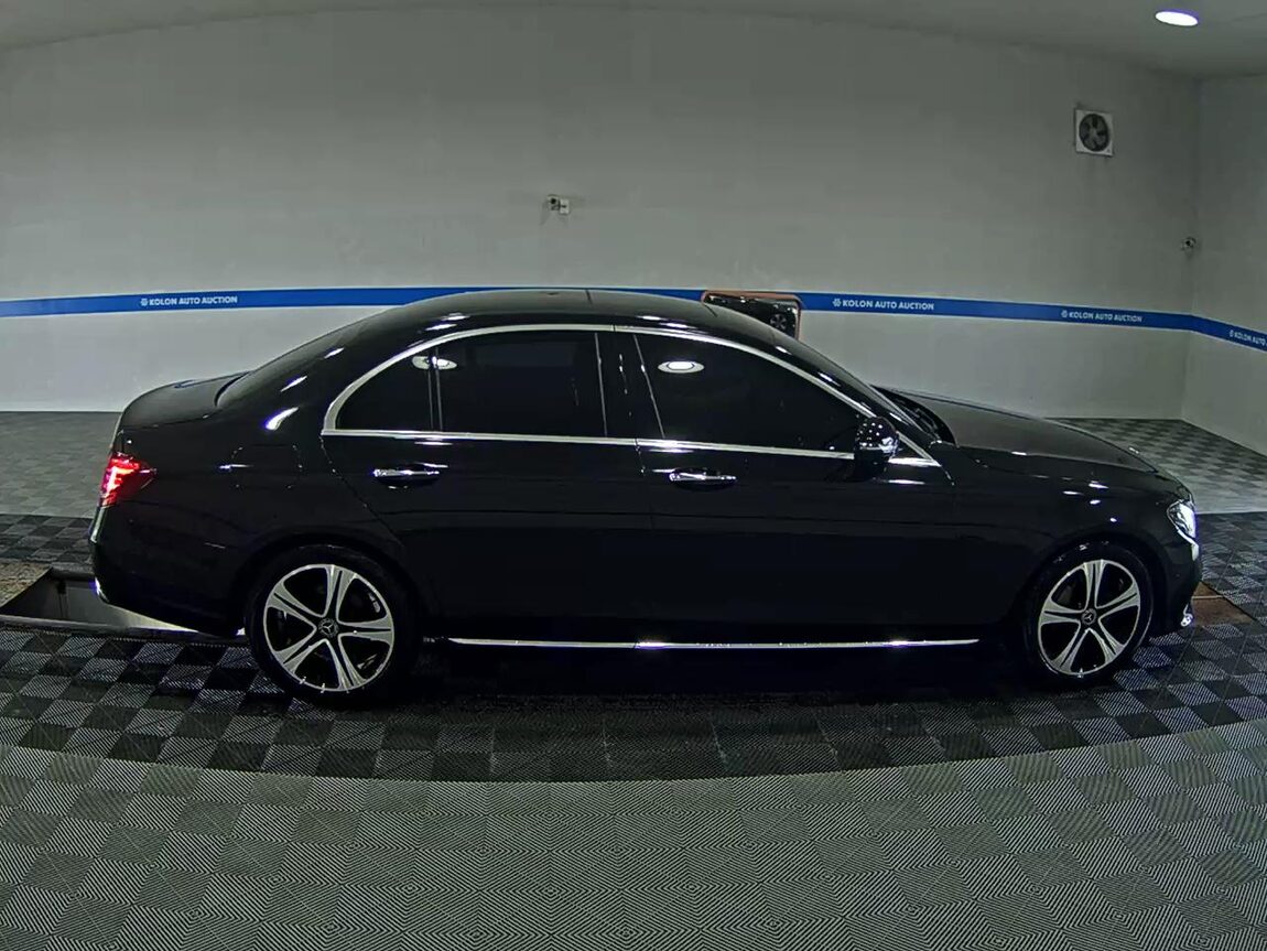 MERCEDES-BENZ E-CLASS (5TH GEN) E300 AVANTGARDE 2019 - zdjęcie 4