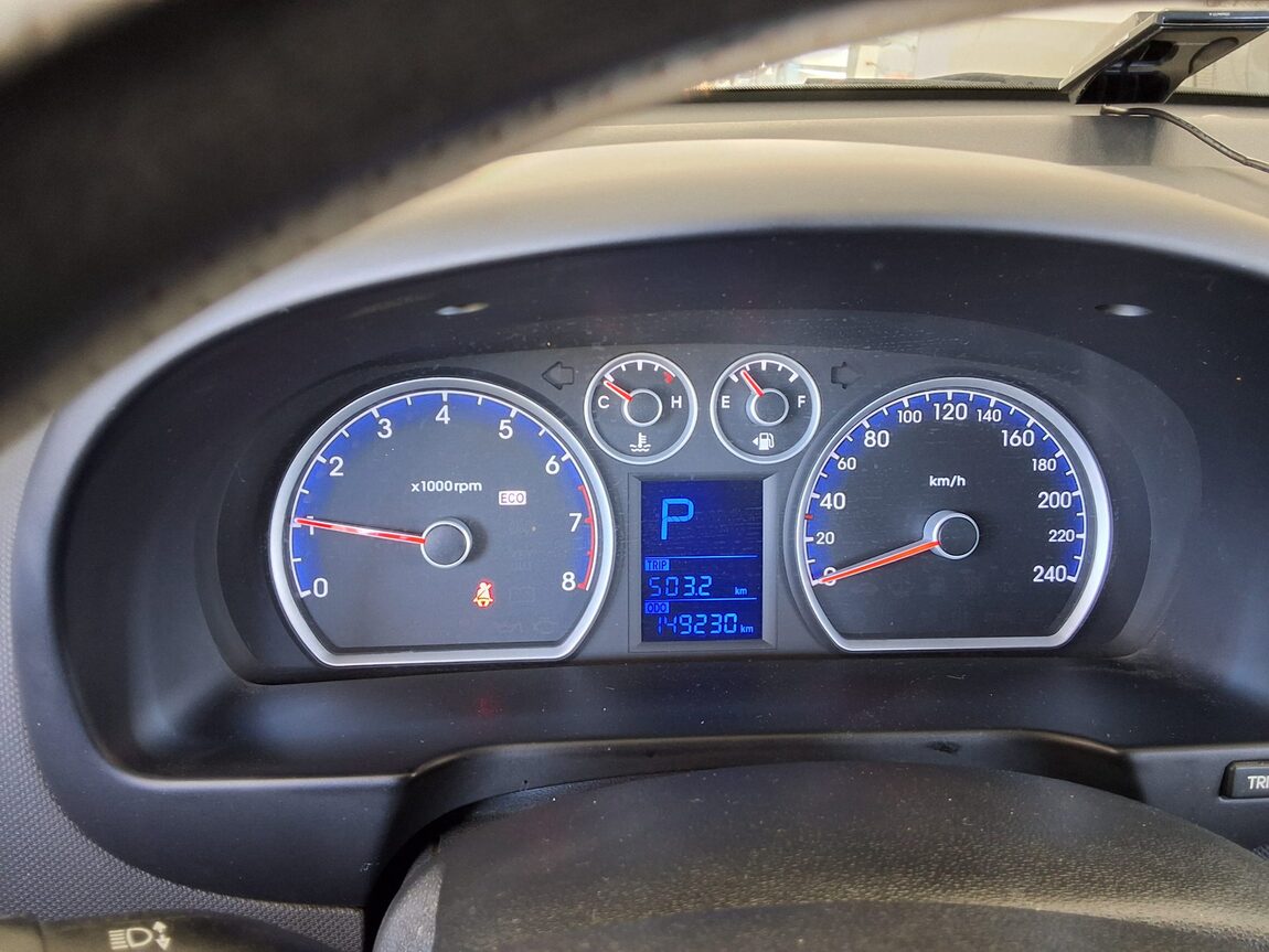 HYUNDAI i30 1.6 VVT DELUXE 2010 - zdjęcie 9