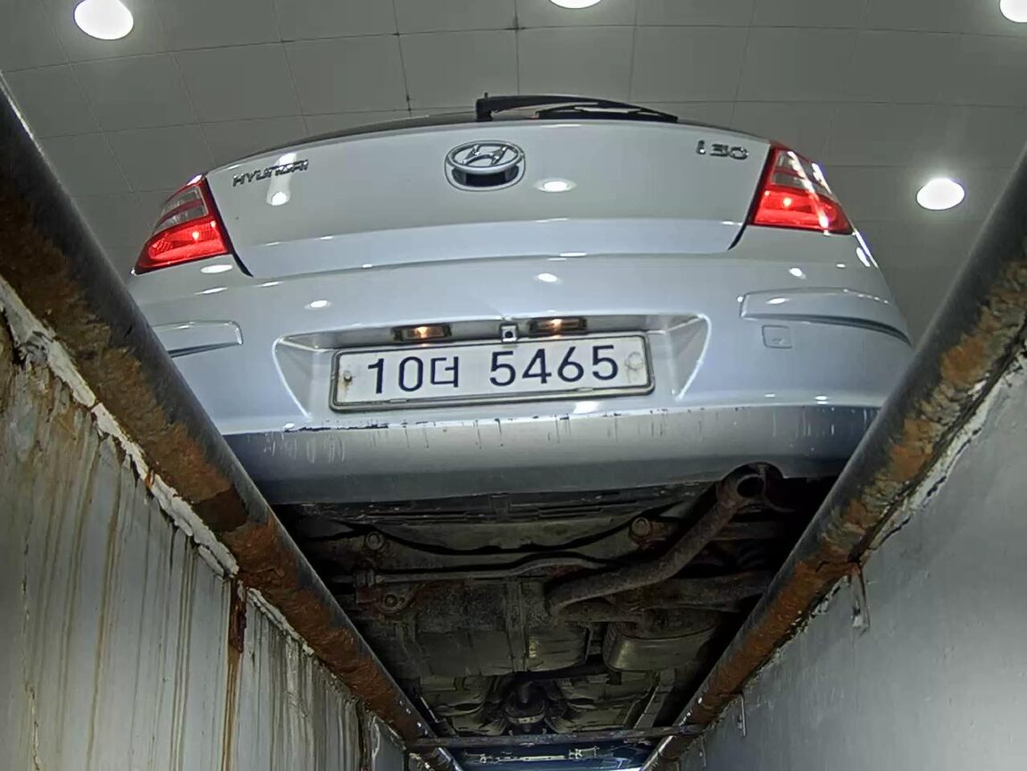 HYUNDAI i30 1.6 VVT DELUXE 2010 - zdjęcie 8