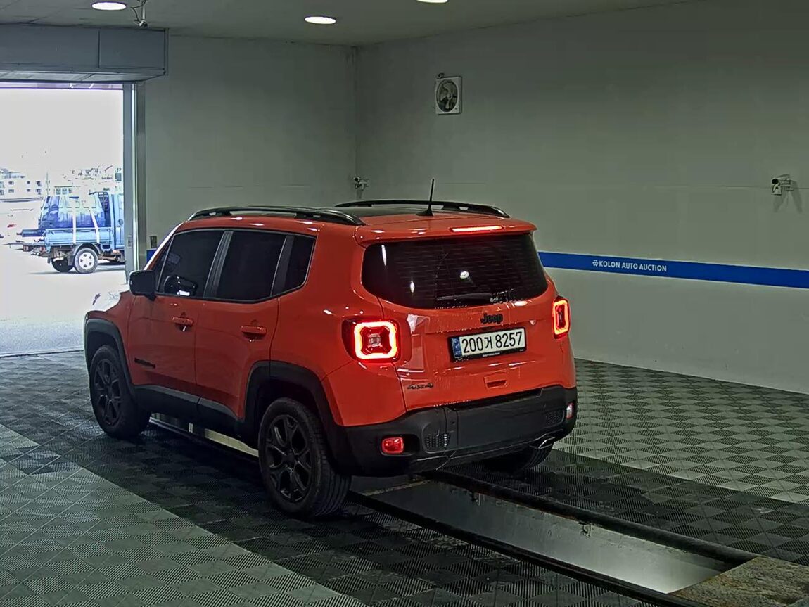 JEEP RENEGADE 2.4 GASOLINE AWD 80TH ANNIVERSARY 2021 - zdjęcie 6
